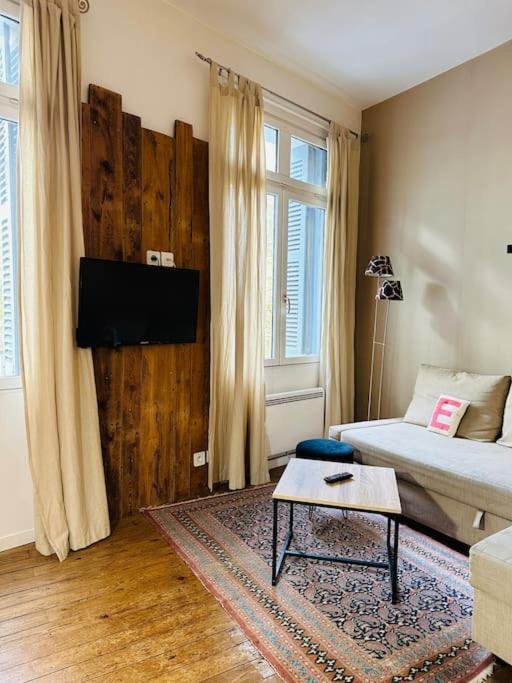Standing Apartment T2 Near The Train Station And Tours Extérieur photo