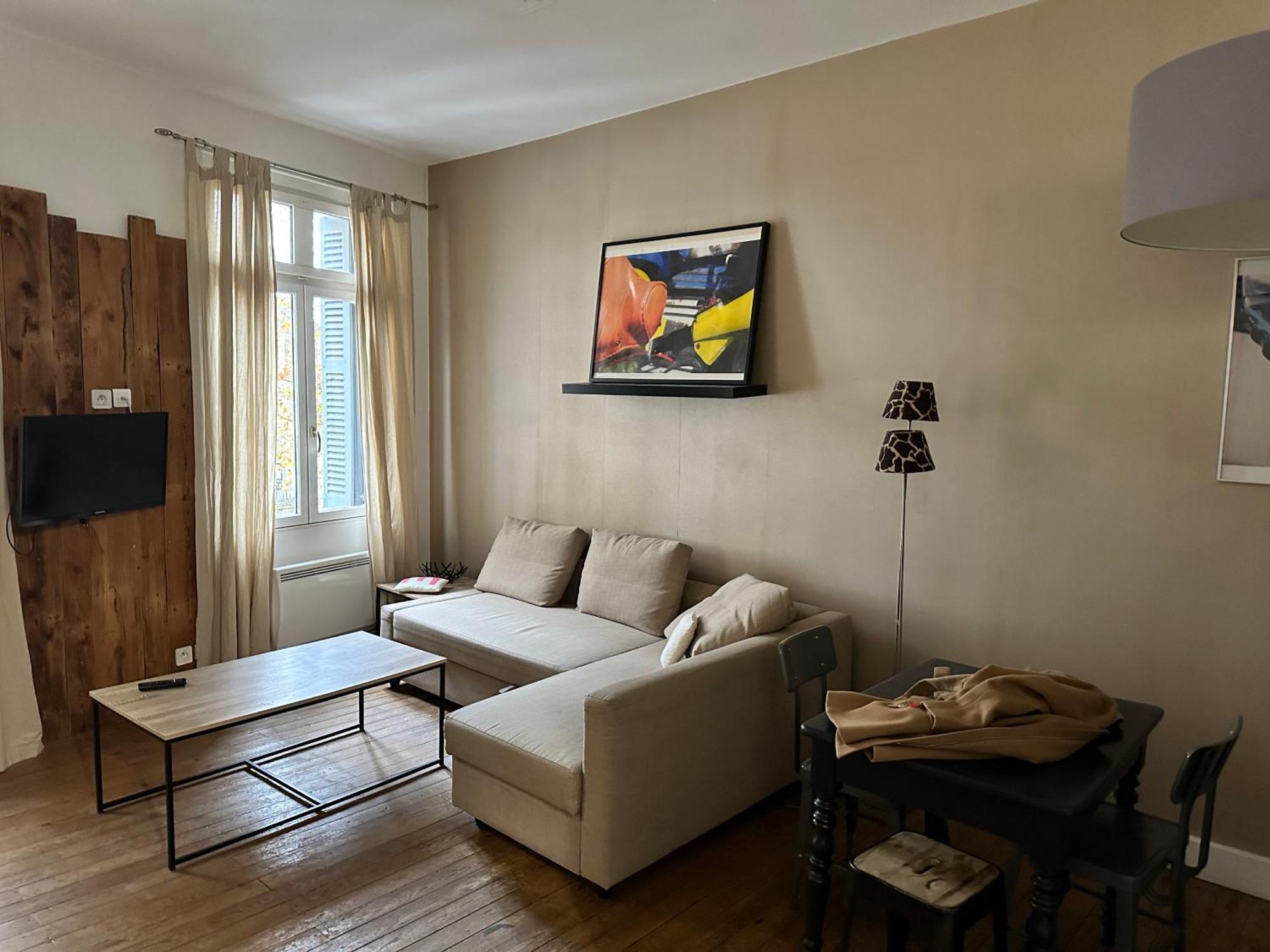 Standing Apartment T2 Near The Train Station And Tours Extérieur photo
