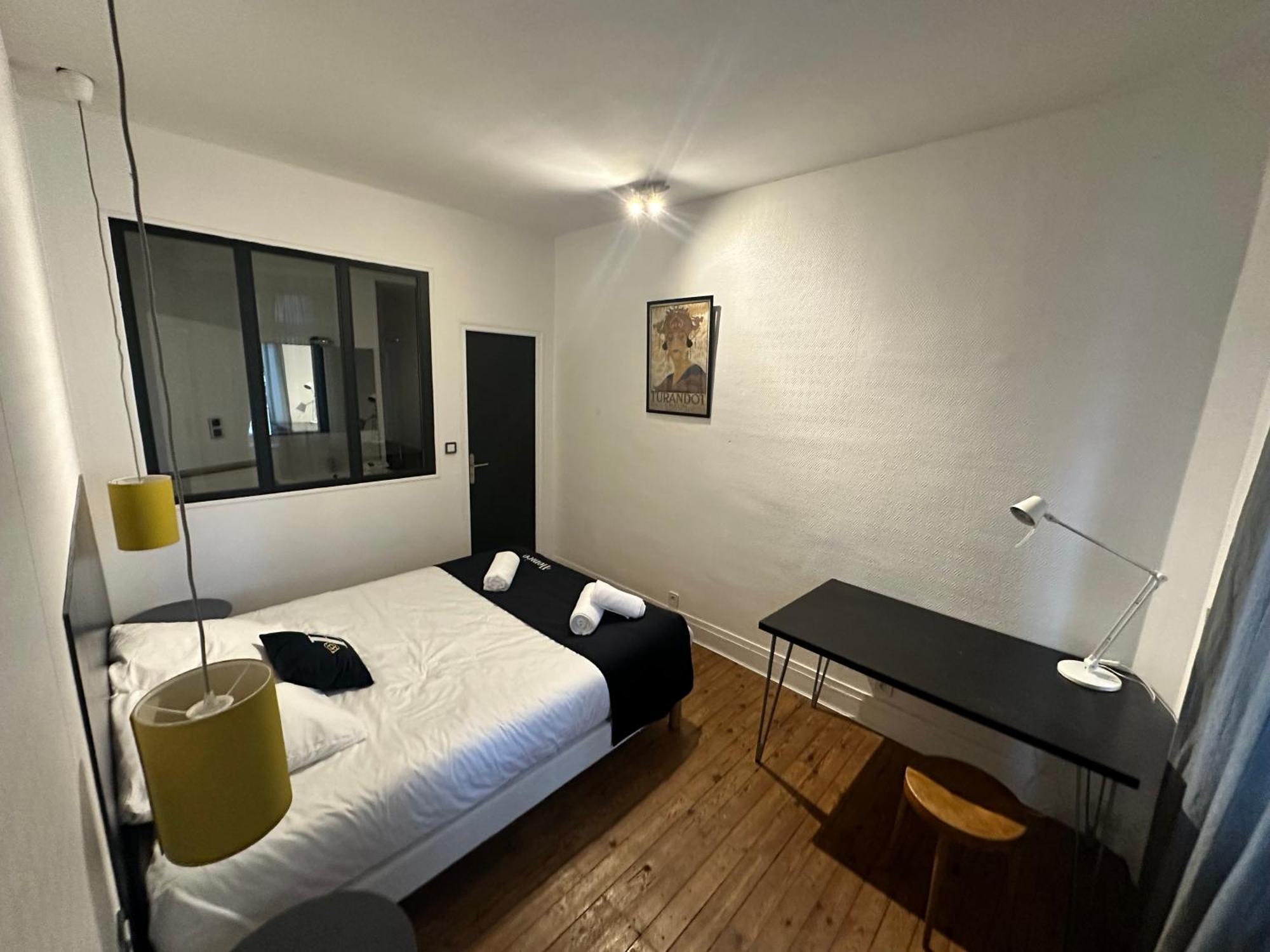 Standing Apartment T2 Near The Train Station And Tours Extérieur photo