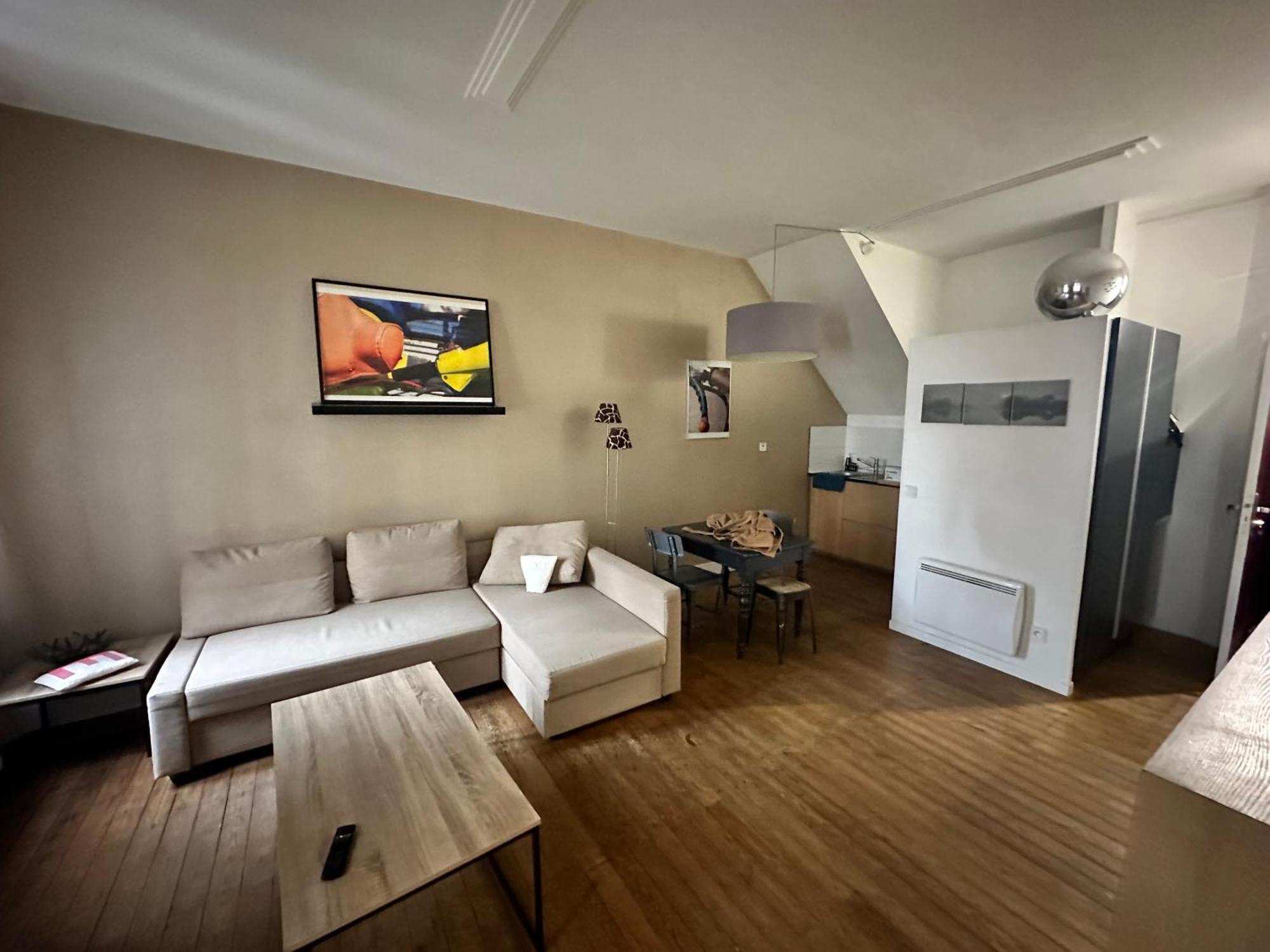 Standing Apartment T2 Near The Train Station And Tours Extérieur photo