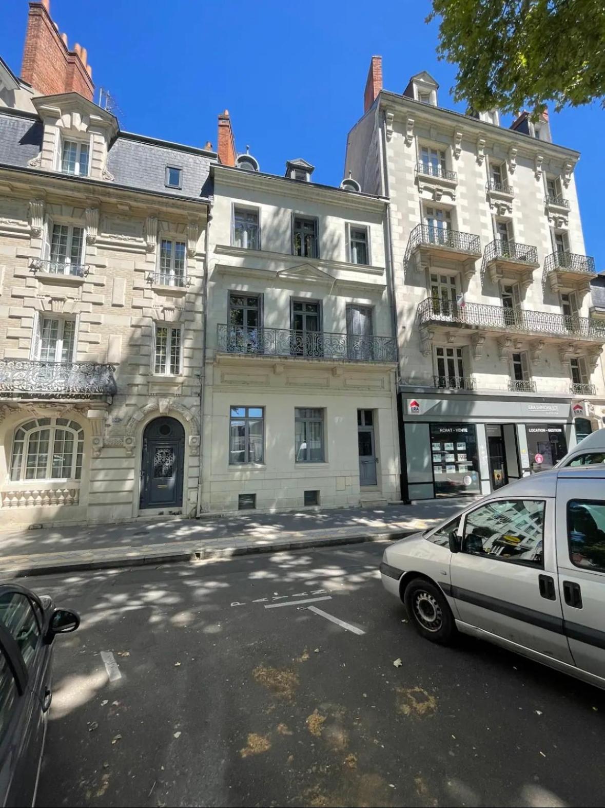 Standing Apartment T2 Near The Train Station And Tours Extérieur photo